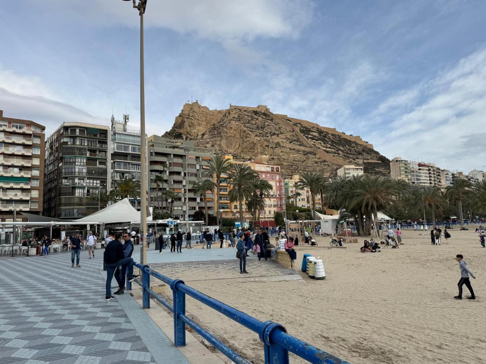 Apartamentos Playa Postiguet Alicante Exterior foto